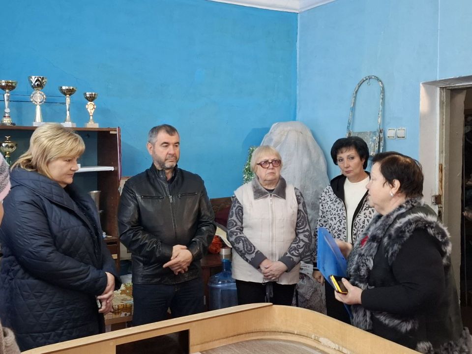 Валентина Харлашка: Сегодня, 15 октября, в Международный день белой трости, совместно с депутатом Народного Совета Ковтыриным Александром, руководителем Совета женщин города Макеевки Ириной Сидякиной посетили Макеевскую... Валентина Харлашка: Сегодня, 15 октября, в Международный день белой трости, совместно с депутатом Народного Совета Ковтыриным Александром, руководителем Совета женщин города Макеевки Ириной Сидякиной посетили Макеевскую...