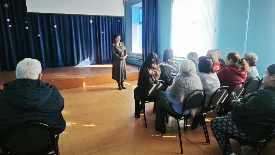 Валентина Харлашка: 16 октября, провела встречу c трудовым коллективом Государственного бюджетного образовательного учреждения «Средняя школа №4 городского округа Макеевка» Валентина Харлашка: 16 октября, провела встречу c трудовым коллективом Государственного бюджетного образовательного учреждения «Средняя школа №4 городского округа Макеевка»