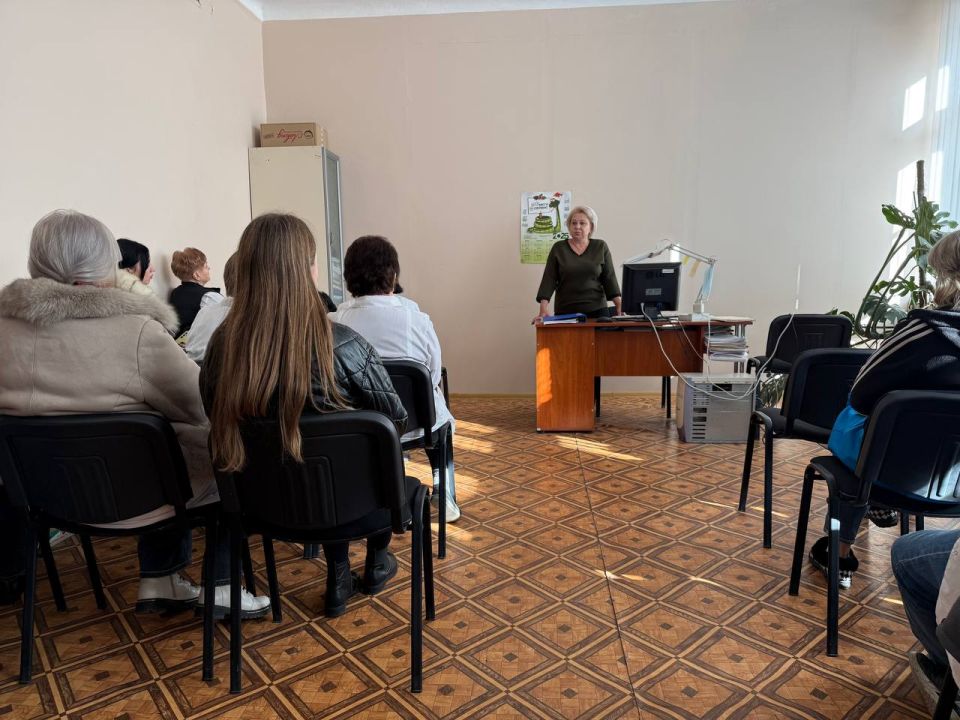 Сегодня, 16 октября, первый заместитель руководителя Управы Центрально-Городского внутригородского района Инна Кисенко провела встречу с трудовым коллективом Городского дерматовенерологического диспансера г. Макеевки...
