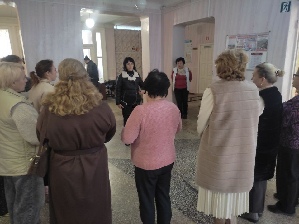 По поручению Главы ДНР Дениса Пушилина, 16 октября, заместитель руководителя Управы Кировского внутригородского района Администрации городского округа Макеевка Донецкой Народной Республики Ирина Воронина провела встречу с...