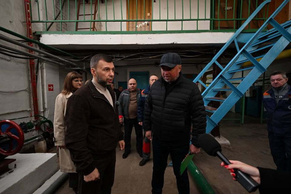 Глава ДНР проинспектировал запуск котельной поселка Ханженково, к которой подключены школа, детский сад, амбулатория и 17 многоквартирных домов