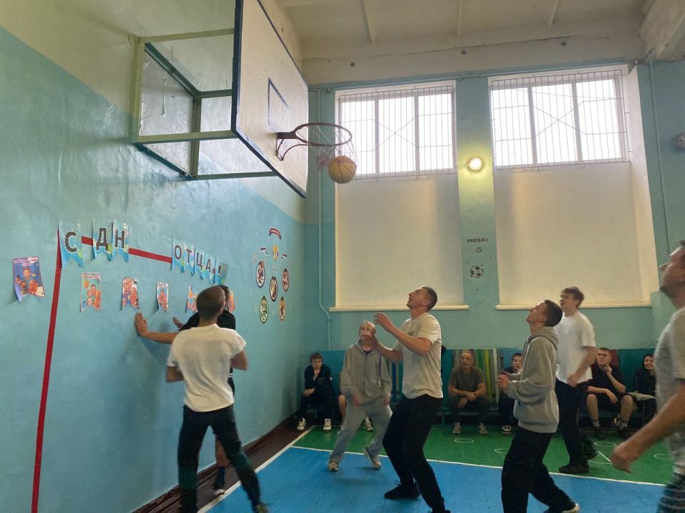 В Государственном бюджетном общеобразовательном учреждении «Основная школа № 90 городского округа Макеевка» Донецкой Народной Республики, в рамках проекта «Крепкая семья» Всероссийской политической партии «Единая Россия»... В Государственном бюджетном общеобразовательном учреждении «Основная школа № 90 городского округа Макеевка» Донецкой Народной Республики, в рамках проекта «Крепкая семья» Всероссийской политической партии «Единая Россия»...