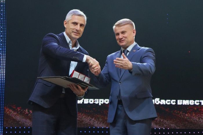 В рамках инициативы «Выбирай свое» ВПП «ЕДИНАЯ РОССИЯ», ООО Фирма «КОЛБИКО» продемонстрировала свои достижения на престижном конкурсе «За производство высококачественной пищевой продукции» В рамках инициативы «Выбирай свое» ВПП «ЕДИНАЯ РОССИЯ», ООО Фирма «КОЛБИКО» продемонстрировала свои достижения на престижном конкурсе «За производство высококачественной пищевой продукции»