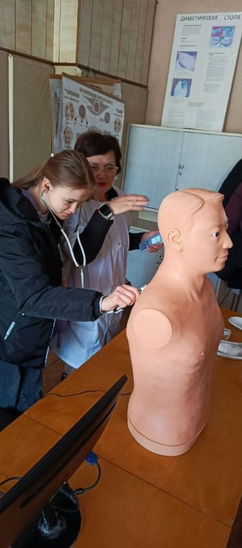В рамках Республиканской акции "Учиться в Донбассе" учащиеся ГБОУ "СШ №8 Г.О. МАКЕЕВКА" посетили ГБПОУ "Макеевский медицинский колледж" в рамках "Единого дня открытых дверей" Федерального проекта "Профессионалитет" и... В рамках Республиканской акции "Учиться в Донбассе" учащиеся ГБОУ "СШ №8 Г.О. МАКЕЕВКА" посетили ГБПОУ "Макеевский медицинский колледж" в рамках "Единого дня открытых дверей" Федерального проекта "Профессионалитет" и...