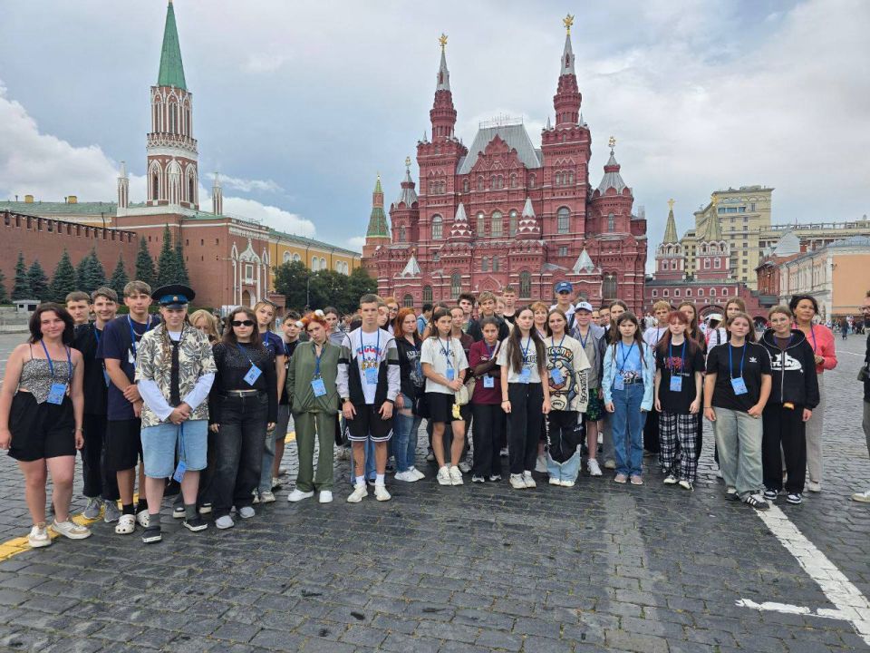 Александр Подгорный: Более 3200 детей из ДНР в этом году побывали на экскурсиях в городах нашей Родины в рамках Всероссийской программы «Культурная карта 4+85»