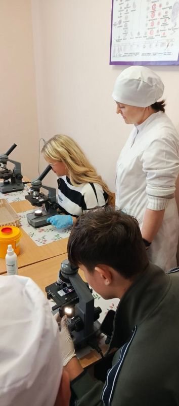 В рамках Республиканской акции "Учиться в Донбассе" учащиеся ГБОУ "СШ №8 Г.О. МАКЕЕВКА" посетили ГБПОУ "Макеевский медицинский колледж" в рамках "Единого дня открытых дверей" Федерального проекта "Профессионалитет" и... В рамках Республиканской акции "Учиться в Донбассе" учащиеся ГБОУ "СШ №8 Г.О. МАКЕЕВКА" посетили ГБПОУ "Макеевский медицинский колледж" в рамках "Единого дня открытых дверей" Федерального проекта "Профессионалитет" и...