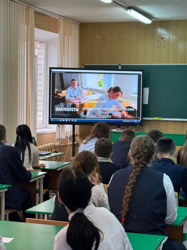 В рамках Республиканской акции «Учиться в Донбассе» в общеобразовательных организациях городского округа Макеевка проведены Единые дни открытых дверей в профильных классах В рамках Республиканской акции «Учиться в Донбассе» в общеобразовательных организациях городского округа Макеевка проведены Единые дни открытых дверей в профильных классах