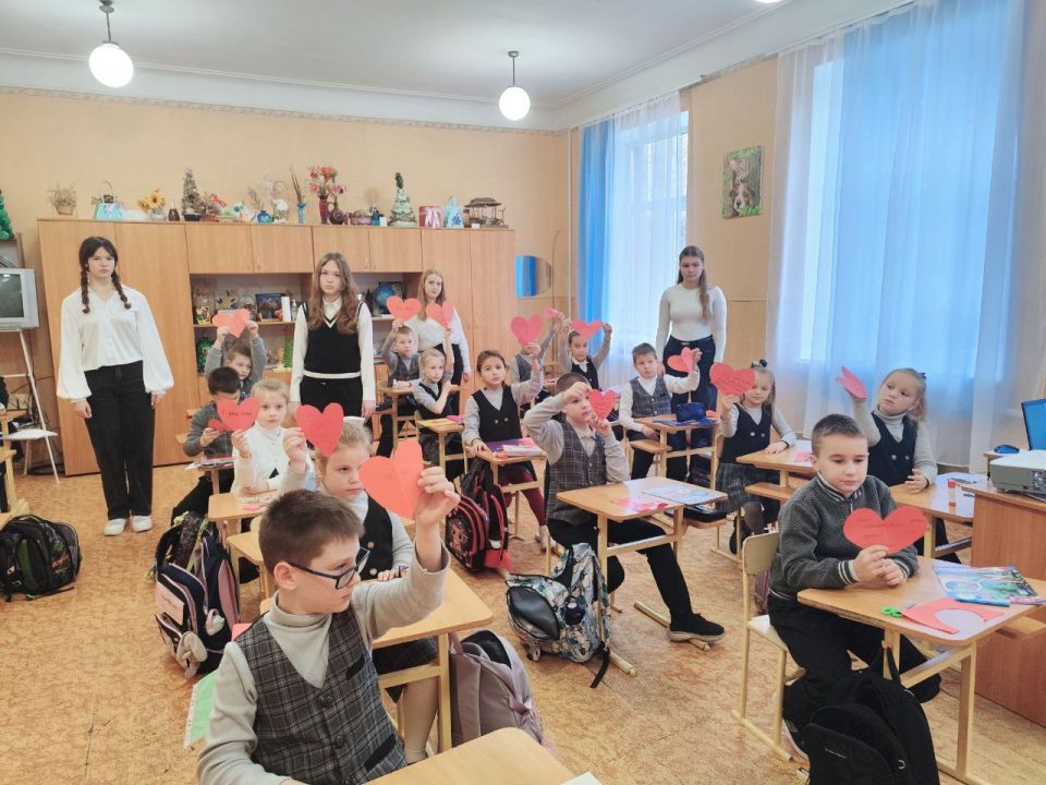 Накануне Дня отца в ГБОУ "СШ № 7 Г.О. МАКЕЕВКА" были проведены мероприятия, посвящённые этому дню Накануне Дня отца в ГБОУ "СШ № 7 Г.О. МАКЕЕВКА" были проведены мероприятия, посвящённые этому дню