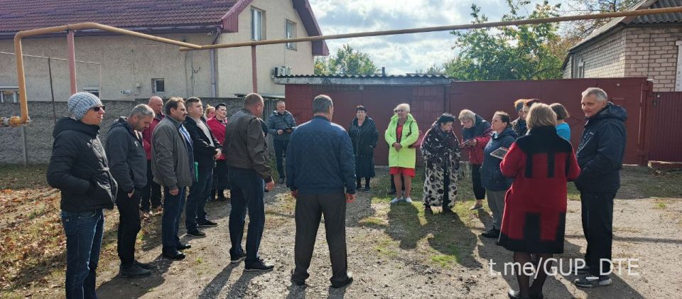 СПЕЦИАЛИСТЫ ГУП ДНР «ДОНБАССТЕПЛОЭНЕРГО» ПРОВЕЛИ ОЧЕРЕДНЫЕ СХОДЫ С ГРАЖДАНАМИ РЕСПУБЛИКИ СПЕЦИАЛИСТЫ ГУП ДНР «ДОНБАССТЕПЛОЭНЕРГО» ПРОВЕЛИ ОЧЕРЕДНЫЕ СХОДЫ С ГРАЖДАНАМИ РЕСПУБЛИКИ