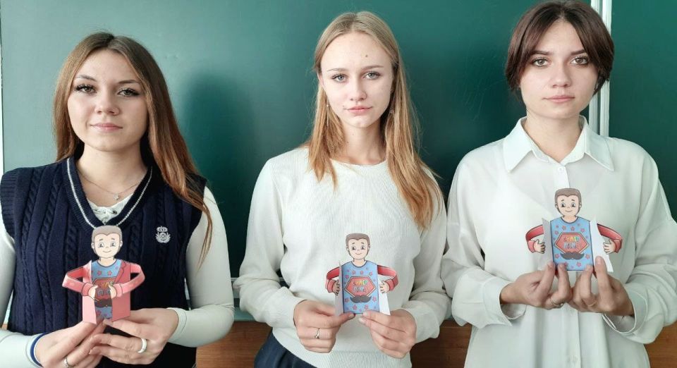 В преддверии Дня Отца в ГБОУ "СШ № 22 Г.О. МАКЕЕВКА" учащиеся приняли участие в акции "Подарок для папы" и сделали отцам подарки своими руками В преддверии Дня Отца в ГБОУ "СШ № 22 Г.О. МАКЕЕВКА" учащиеся приняли участие в акции "Подарок для папы" и сделали отцам подарки своими руками