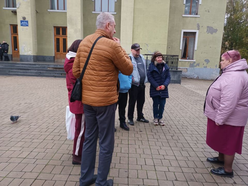 По поручению Главы ДНР Дениса Пушилина, в Кировском внутригородском районе продолжаются встречи с населением на подведомственной территории По поручению Главы ДНР Дениса Пушилина, в Кировском внутригородском районе продолжаются встречи с населением на подведомственной территории