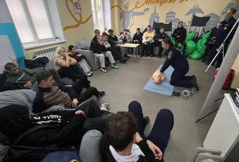 21 октября 2025 года учащиеся общеобразовательных организаций, состоящие на внутришкольном учете, посетили мероприятие, проведенное сотрудниками Всероссийского студенческого корпуса спасателей Донецкого ресурсного центра ЧС 21 октября 2025 года учащиеся общеобразовательных организаций, состоящие на внутришкольном учете, посетили мероприятие, проведенное сотрудниками Всероссийского студенческого корпуса спасателей Донецкого ресурсного центра ЧС