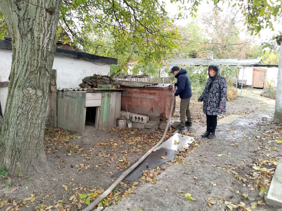 В Кировском внутригородском районе при поддержке региона-шефа Московская область продолжается подвоз воды для жителей домов, в которые в установленный графиком день не поступила вода В Кировском внутригородском районе при поддержке региона-шефа Московская область продолжается подвоз воды для жителей домов, в которые в установленный графиком день не поступила вода