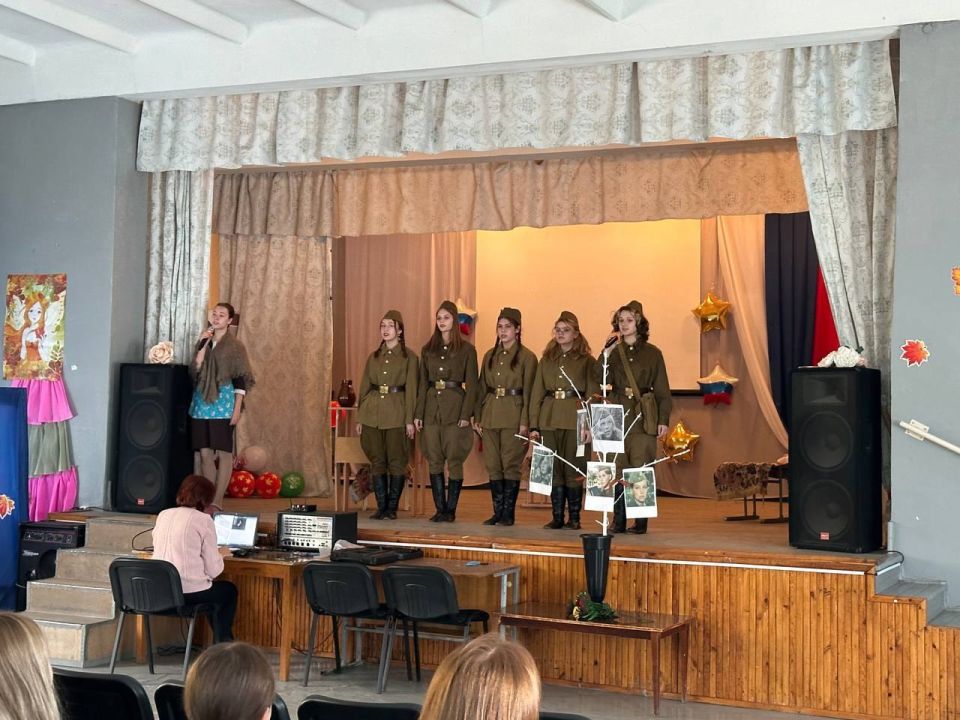 Участие в проекте «Дети детям»: спектакль «А зори здесь тихие» Участие в проекте «Дети детям»: спектакль «А зори здесь тихие»