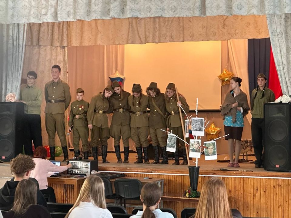 Участие в проекте «Дети детям»: спектакль «А зори здесь тихие» Участие в проекте «Дети детям»: спектакль «А зори здесь тихие»