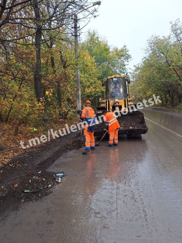 Алексей Кулемзин: Согласно поставленной Главой ДНР Денисом Пушилиным задачей, продолжаем следить за чистотой и порядком на обочинах В Донецке Алексей Кулемзин: Согласно поставленной Главой ДНР Денисом Пушилиным задачей, продолжаем следить за чистотой и порядком на обочинах В Донецке