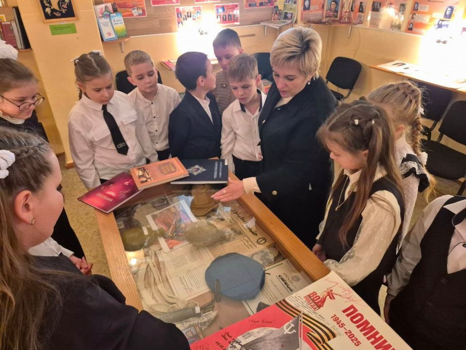 22 октября 2025 года в ГБОУ "НШ № 5 Г.О. МАКЕЕВКА" было проведено открытое мероприятие в школьном музее "Отечество нам - школа №5" в рамках Республиканской акции "Учиться в Донбассе" и социального проекта "Дети - детям" 22 октября 2025 года в ГБОУ "НШ № 5 Г.О. МАКЕЕВКА" было проведено открытое мероприятие в школьном музее "Отечество нам - школа №5" в рамках Республиканской акции "Учиться в Донбассе" и социального проекта "Дети - детям"