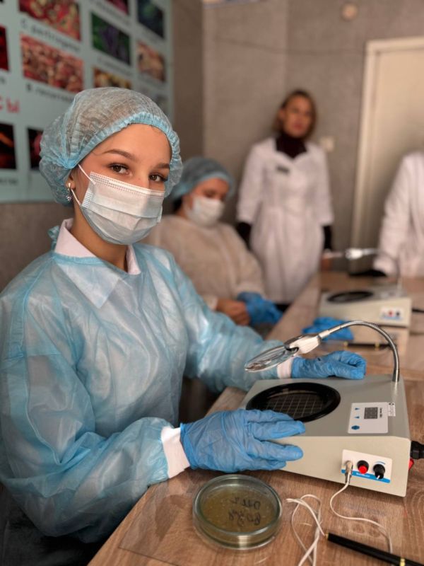 В рамках Федерального проекта «Успех каждого ребёнка» национального проекта «Профессионалитет» реализуется проект «Билет в будущее» В рамках Федерального проекта «Успех каждого ребёнка» национального проекта «Профессионалитет» реализуется проект «Билет в будущее»