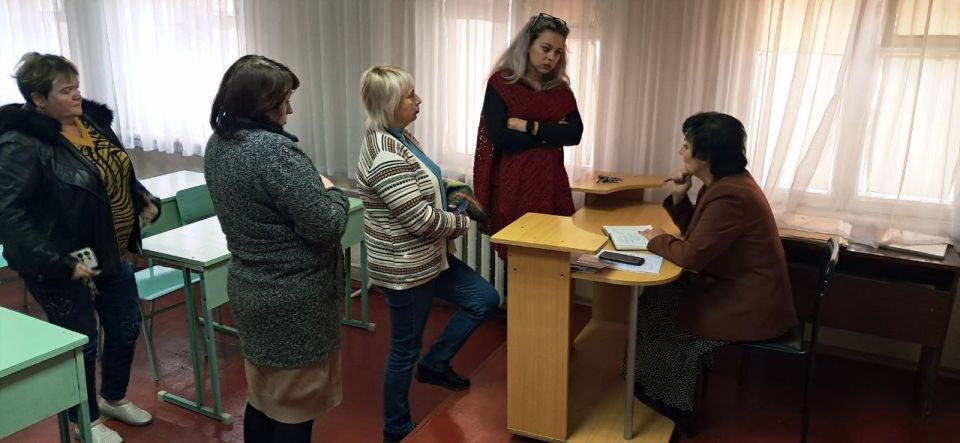 Сегодня, 22 октября, в Центрально-Городском внутригородском районе прошла встреча с гражданами на подведомственной территории по адресу: ул. Ленина,106\27 Сегодня, 22 октября, в Центрально-Городском внутригородском районе прошла встреча с гражданами на подведомственной территории по адресу: ул. Ленина,106\27