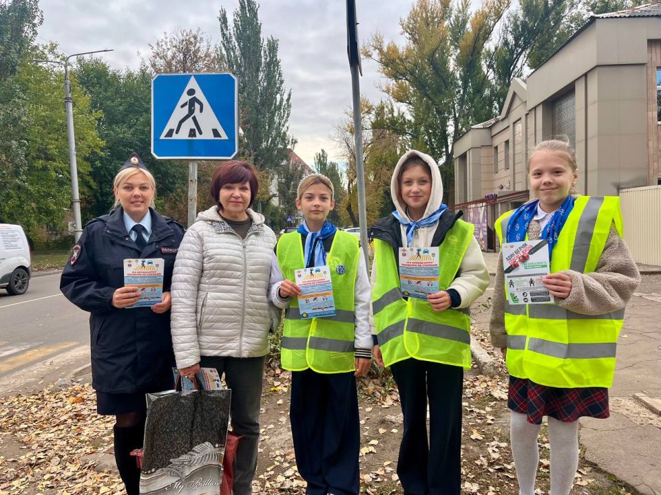Госавтоинспекторы совместно с ЮИД провели мероприятие «Пешеходный переход» Госавтоинспекторы совместно с ЮИД провели мероприятие «Пешеходный переход»