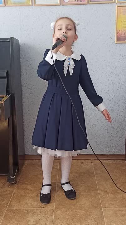 Сегодня, 22 октября, в образовательных учреждениях Кировского внутригородского района, в рамках проекта «Историческая память» Всероссийской политической партии «Единая Россия», прошла Акция памяти «День Белых Журавлей»