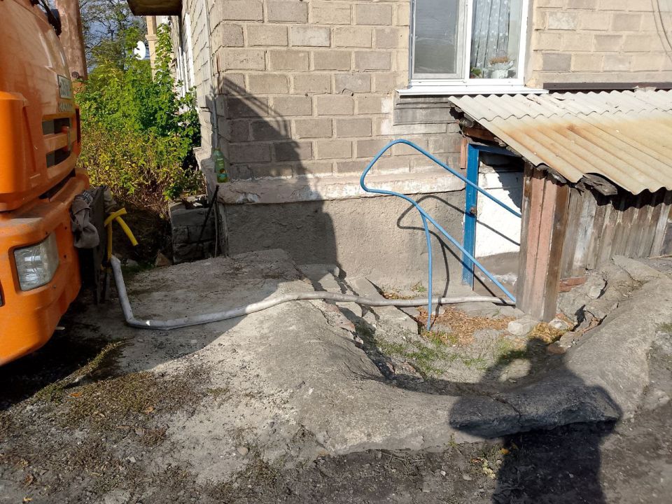 В Кировском внутригородском районе при поддержке региона-шефа Московская область продолжается подвоз воды для жителей домов, в которые в установленный графиком день не поступила вода В Кировском внутригородском районе при поддержке региона-шефа Московская область продолжается подвоз воды для жителей домов, в которые в установленный графиком день не поступила вода