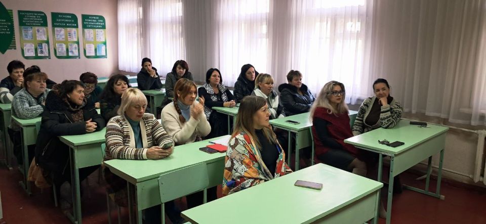 Сегодня, 22 октября, в Центрально-Городском внутригородском районе прошла встреча с гражданами на подведомственной территории по адресу: ул. Ленина,106\27 Сегодня, 22 октября, в Центрально-Городском внутригородском районе прошла встреча с гражданами на подведомственной территории по адресу: ул. Ленина,106\27