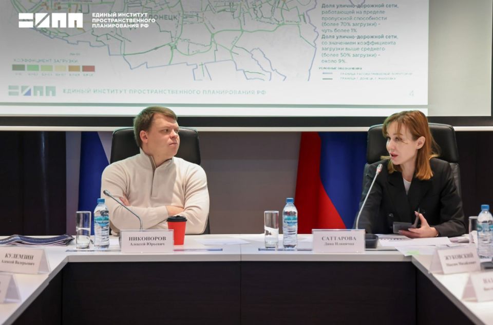 Александр Подгорный: Развитие транспортного каркаса Донецко-Макеевской агломерации обсудили на встрече с администрацией ДНР Александр Подгорный: Развитие транспортного каркаса Донецко-Макеевской агломерации обсудили на встрече с администрацией ДНР