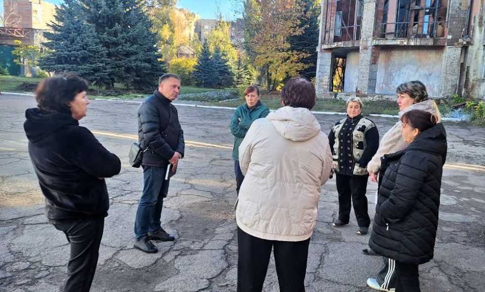 Депутат Макеевского городского совета Андрей Зотеев провел встречу с населением возле дома 20 А по улице Гаврилова