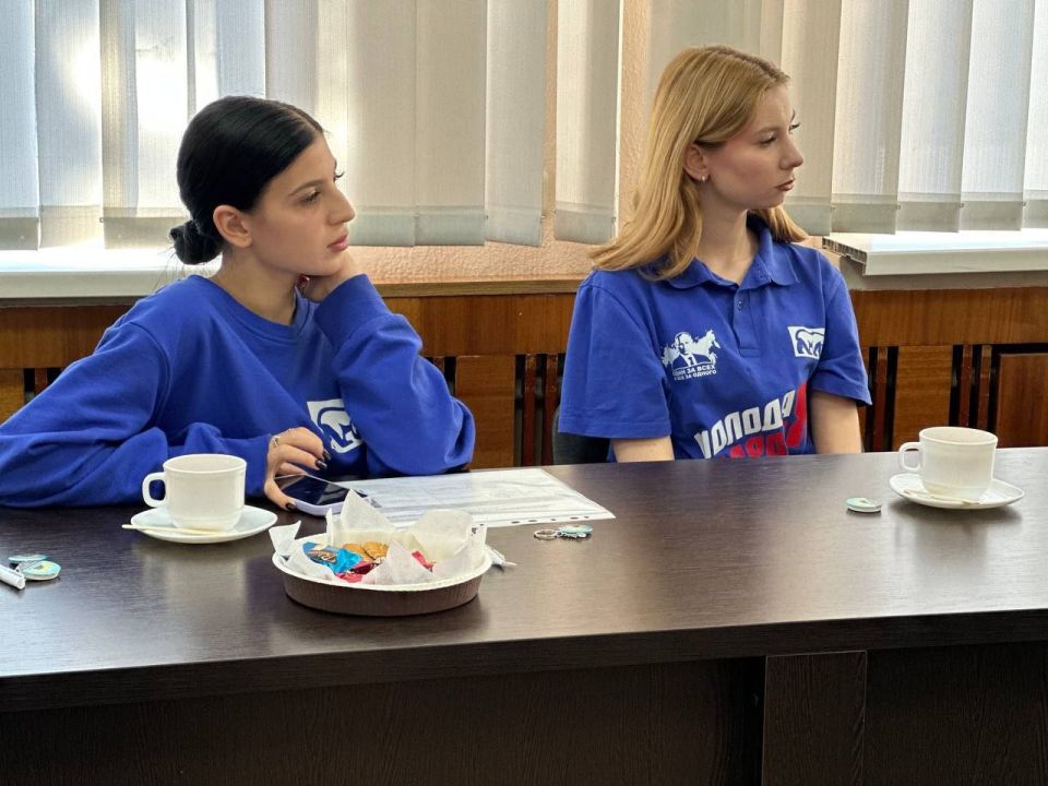 Владислав Ключаров: Сегодня провёл важную рабочую встречу с руководителями и активистами некоммерческих организаций, которые активно работают в сфере молодёжной политики на территории нашего города Владислав Ключаров: Сегодня провёл важную рабочую встречу с руководителями и активистами некоммерческих организаций, которые активно работают в сфере молодёжной политики на территории нашего города