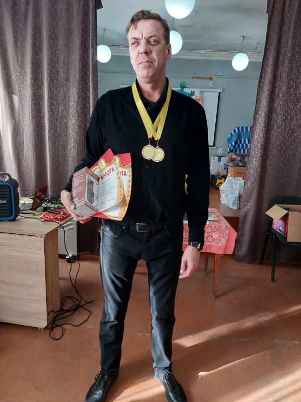 22 октября, на базе Макеевской местной общественной организации общероссийской общественной организации инвалидов «Всероссийского ордена Трудового Красного Знамени общества слепых» в рамках партийного проекта «Единая страна... 22 октября, на базе Макеевской местной общественной организации общероссийской общественной организации инвалидов «Всероссийского ордена Трудового Красного Знамени общества слепых» в рамках партийного проекта «Единая страна...