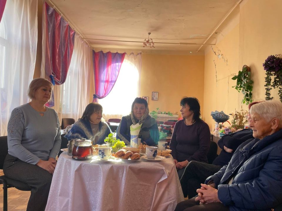 Сегодня, 23 октября в ГБУ СО «ЦСОН Червоногвардейского района города Макеевки» в рамках партийного проекта «Старшее поколение» партии «Единая Россия» для получателей социальных услуг центра прошли посиделки "Мы за чаем не... Сегодня, 23 октября в ГБУ СО «ЦСОН Червоногвардейского района города Макеевки» в рамках партийного проекта «Старшее поколение» партии «Единая Россия» для получателей социальных услуг центра прошли посиделки "Мы за чаем не...