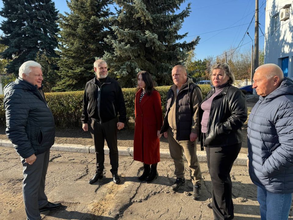 23 октября руководитель Управы Центрально-Городского внутригородского района Владимир Меша провел встречу с гражданами на подведомственной территории по адресу; ул. Волгоградская,79а. ...