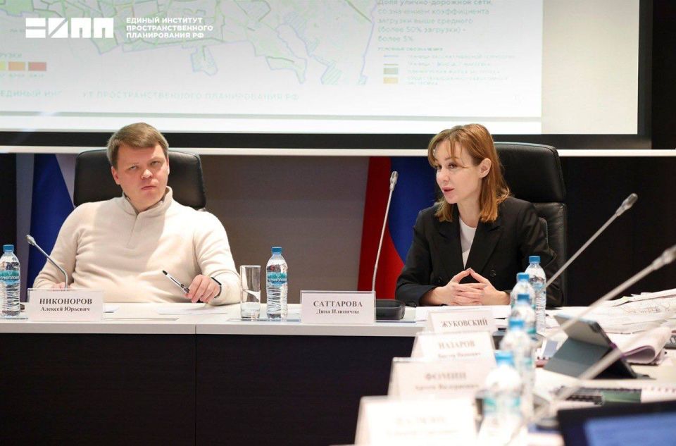 Развитие транспортной инфраструктуры городских округов Енакиево, Снежное и Горловка обсудили в Администрации ДНР