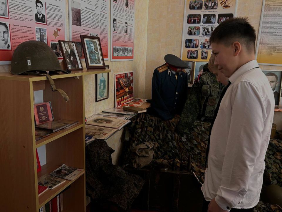 В рамках проекта "Учиться в Донбассе" (трек "Школьный музей") и проекта "Дети - детям" в историко-краеведческом музее "Память" на базе ГБОУ "СШ №16 Г.О. МАКЕЕВКА" был проведён день открытых дверей В рамках проекта "Учиться в Донбассе" (трек "Школьный музей") и проекта "Дети - детям" в историко-краеведческом музее "Память" на базе ГБОУ "СШ №16 Г.О. МАКЕЕВКА" был проведён день открытых дверей