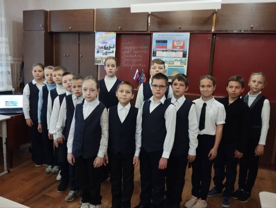 25 октября наша Республика отмечает День флага 25 октября наша Республика отмечает День флага