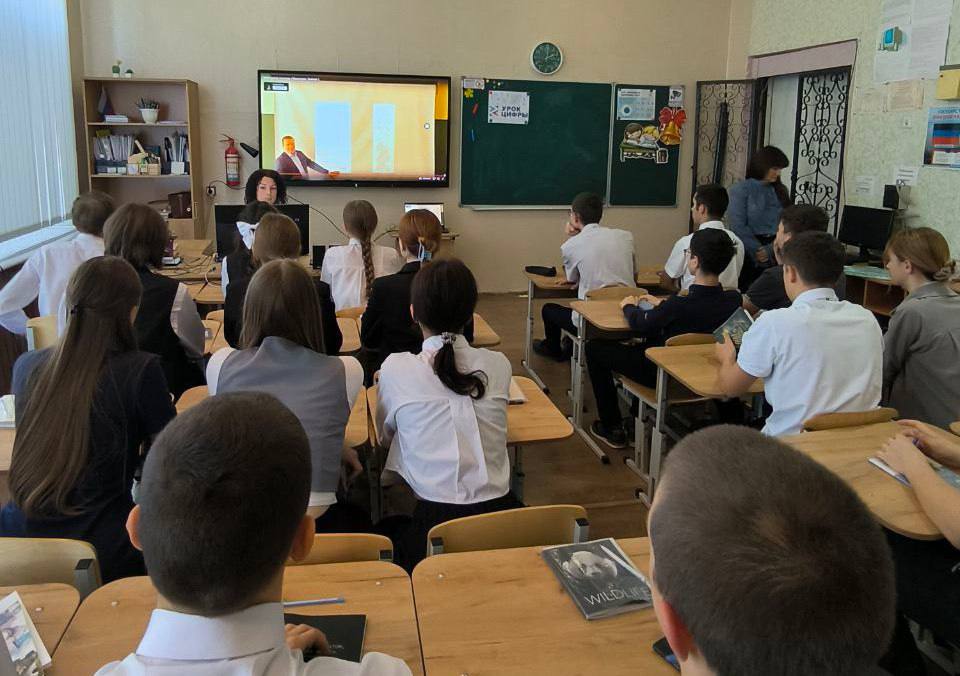 В школах ДНР дали старт циклу республиканских уроков «Основы генетики» В школах ДНР дали старт циклу республиканских уроков «Основы генетики»