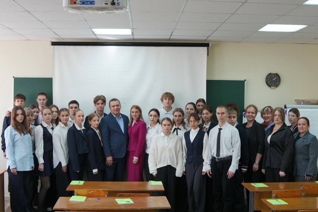 В школах ДНР дали старт циклу республиканских уроков «Основы генетики» В школах ДНР дали старт циклу республиканских уроков «Основы генетики»