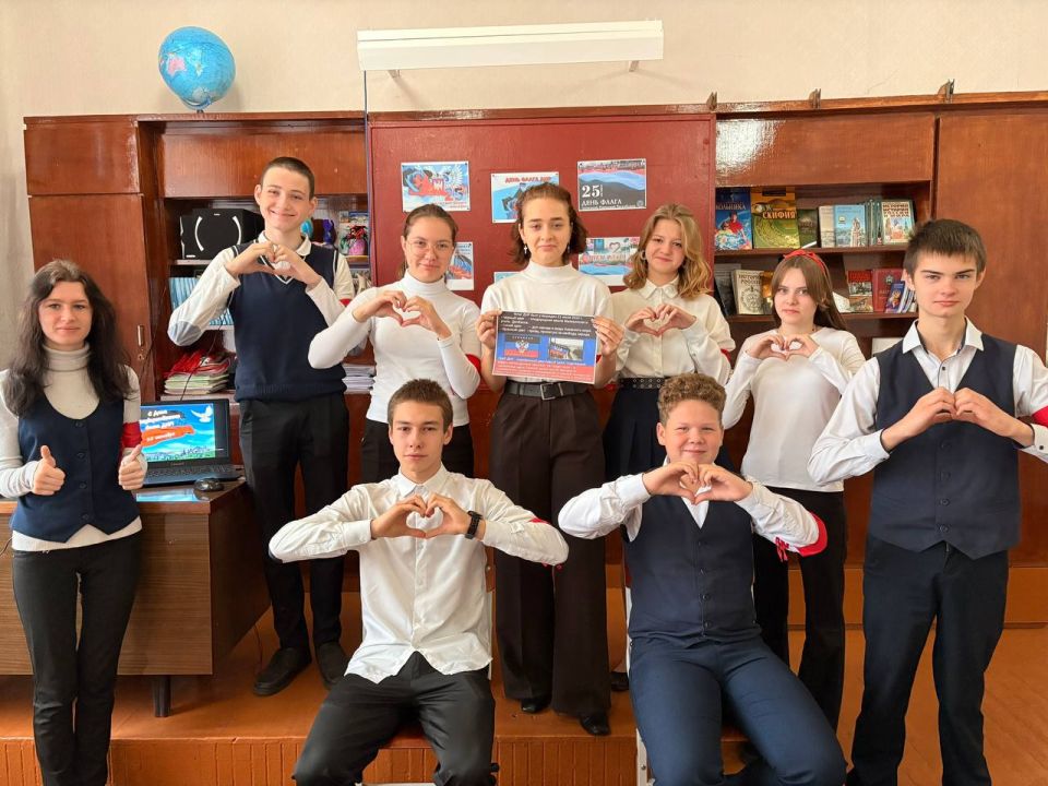 25 октября наша Республика отмечает День флага 25 октября наша Республика отмечает День флага