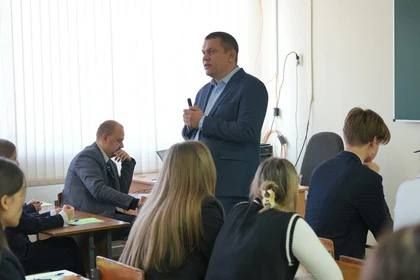 В школах ДНР дали старт циклу республиканских уроков «Основы генетики»