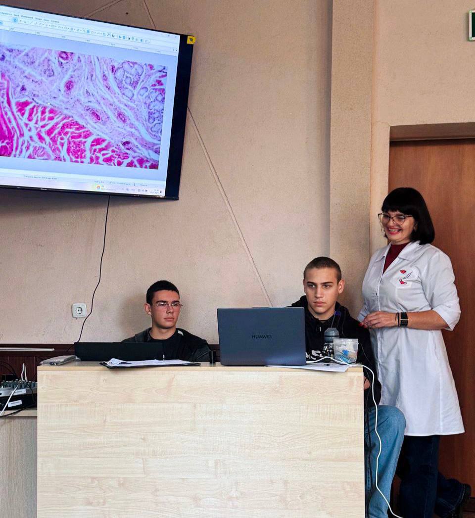 Почувствовать себя врачом: день открытых дверей прошел в ГПБОУ «Макеевский медицинский колледж» в рамках октябрьской акции «Учиться в Донбассе», которую объявил Глава ДНР Денис Пушилин Почувствовать себя врачом: день открытых дверей прошел в ГПБОУ «Макеевский медицинский колледж» в рамках октябрьской акции «Учиться в Донбассе», которую объявил Глава ДНР Денис Пушилин
