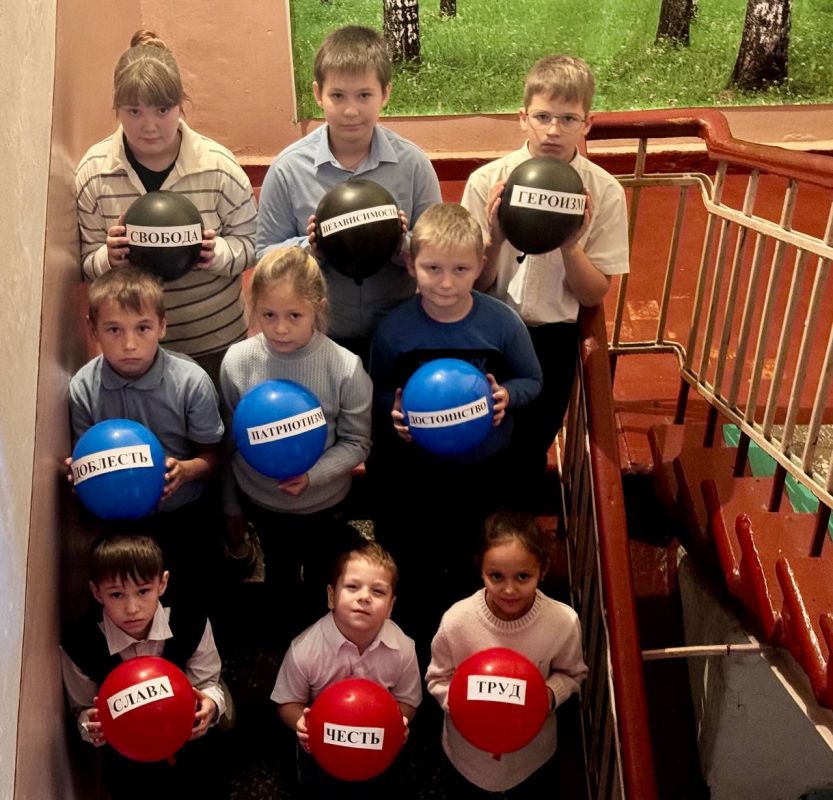 25 октября наша Республика отмечает День флага 25 октября наша Республика отмечает День флага