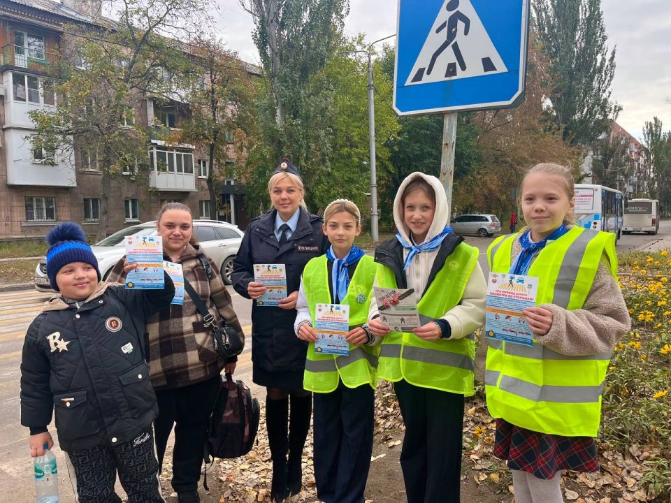 Полицейские провели совместную акцию с ребятами из ЮИД Полицейские провели совместную акцию с ребятами из ЮИД