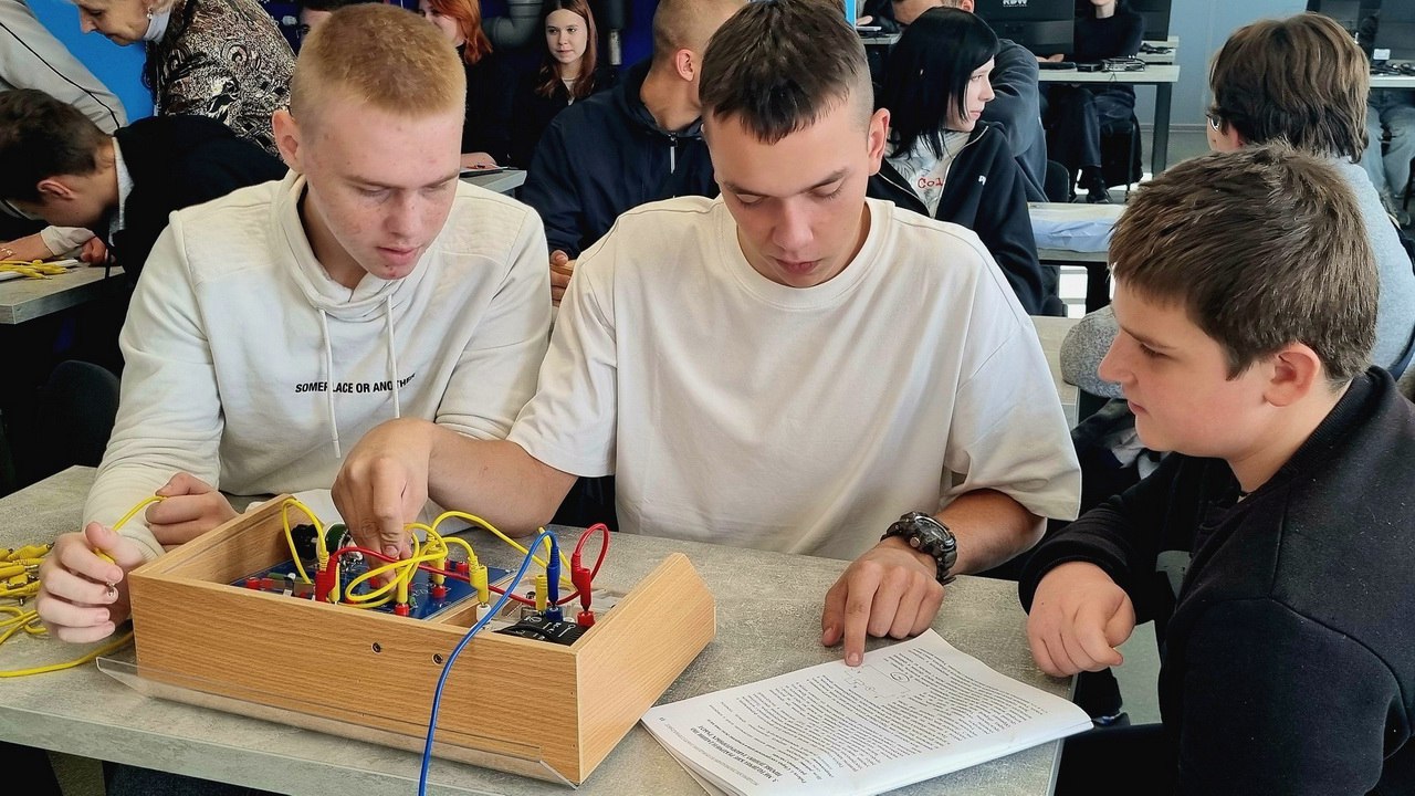 Олег Трофимов: Итоги третьей недели акции «Учиться в Донбассе»: тысячи школьников открыли для себя путь к успеху! Олег Трофимов: Итоги третьей недели акции «Учиться в Донбассе»: тысячи школьников открыли для себя путь к успеху!