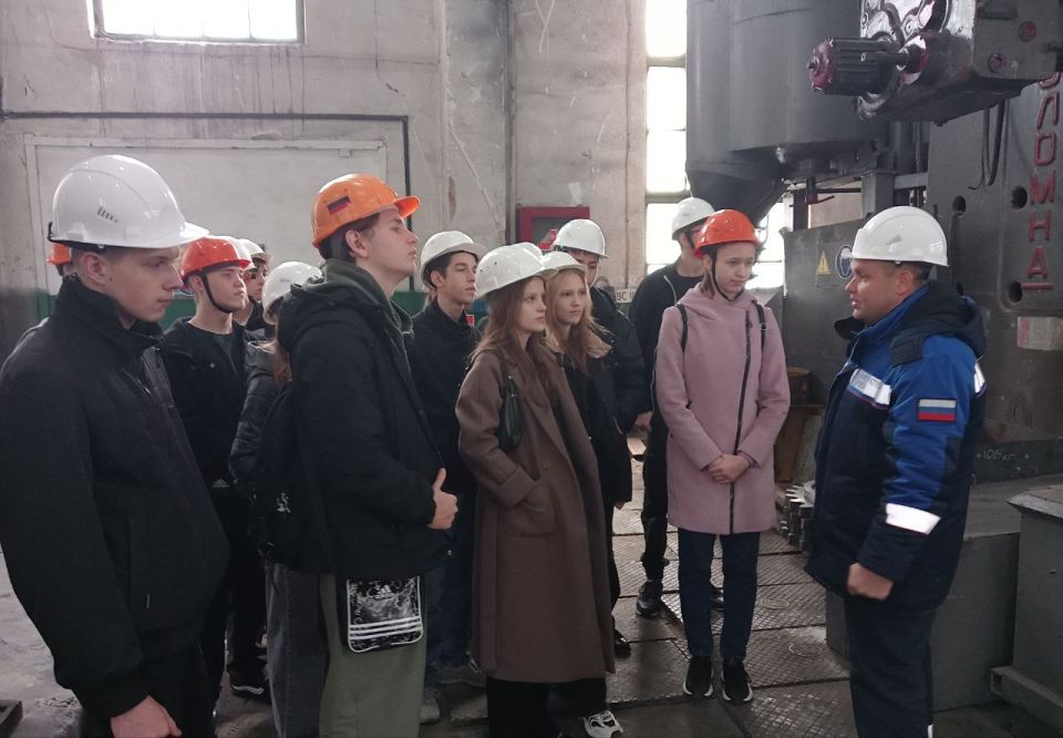 Практическое знакомство юных жителей региона с различными профессиями - в #ДАЙДЖЕСТ_ЦЗ_ДНР за неделю Практическое знакомство юных жителей региона с различными профессиями - в #ДАЙДЖЕСТ_ЦЗ_ДНР за неделю