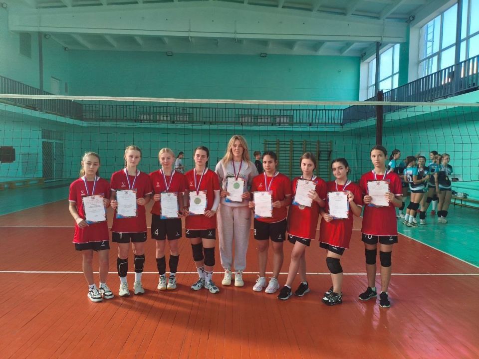 Хозяйки площадки выбороли титул чемпиона Республики Хозяйки площадки выбороли титул чемпиона Республики