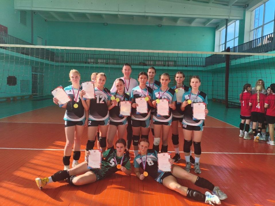 Хозяйки площадки выбороли титул чемпиона Республики Хозяйки площадки выбороли титул чемпиона Республики