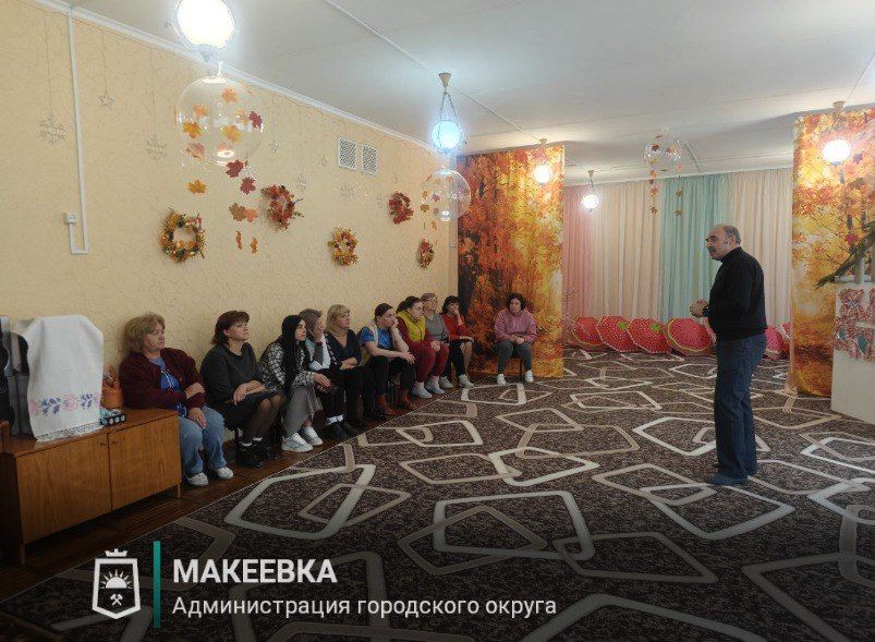 Депутаты Макеевского городского совета продолжают проводить встречи с населением Депутаты Макеевского городского совета продолжают проводить встречи с населением