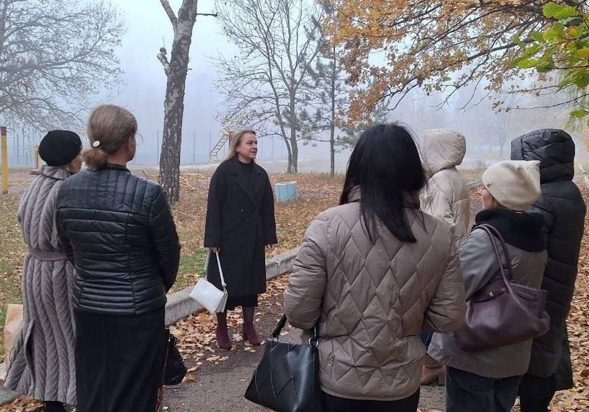 Сегодня, 27 октября, спикер Ирина Жаекбаева провела встречу с населением по улице Гаврилова возле спортивной площадки