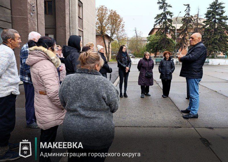 Депутаты Макеевского городского совета продолжают проводить встречи с населением Депутаты Макеевского городского совета продолжают проводить встречи с населением